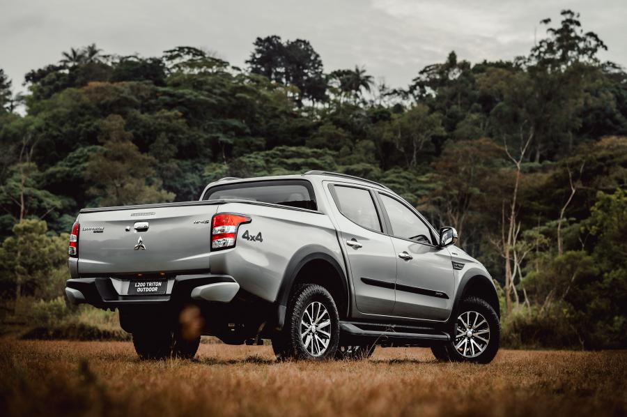  Mitsubishi L200 Triton HPE-S Outdoor 2020 года  (LA) (фото 12 из 18)